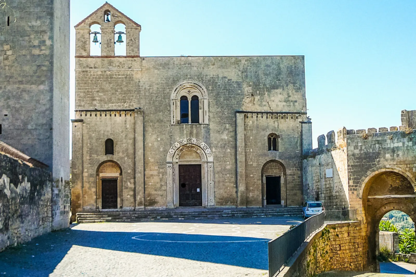 Tarquinia chiesa 